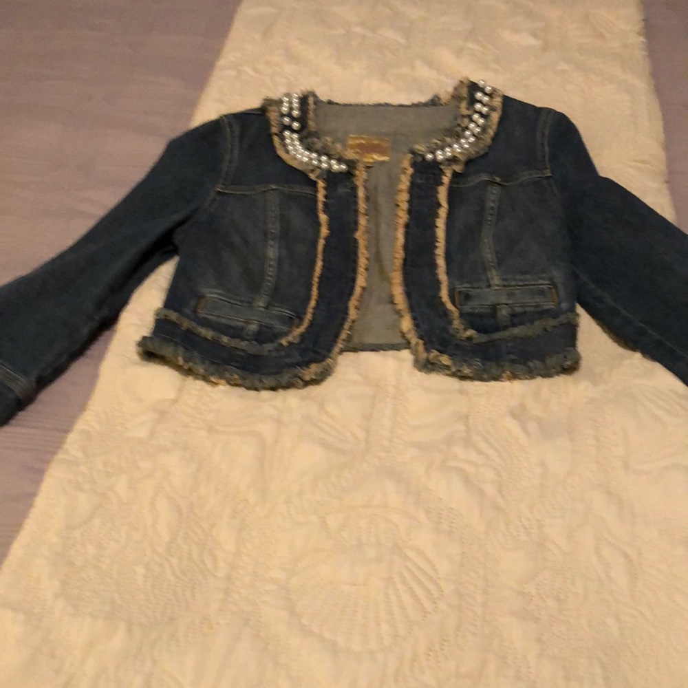 Vera Wang Cropped Jean Jacket